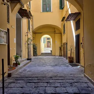 https://la-maison-marseille.hotels-amalfi.com
